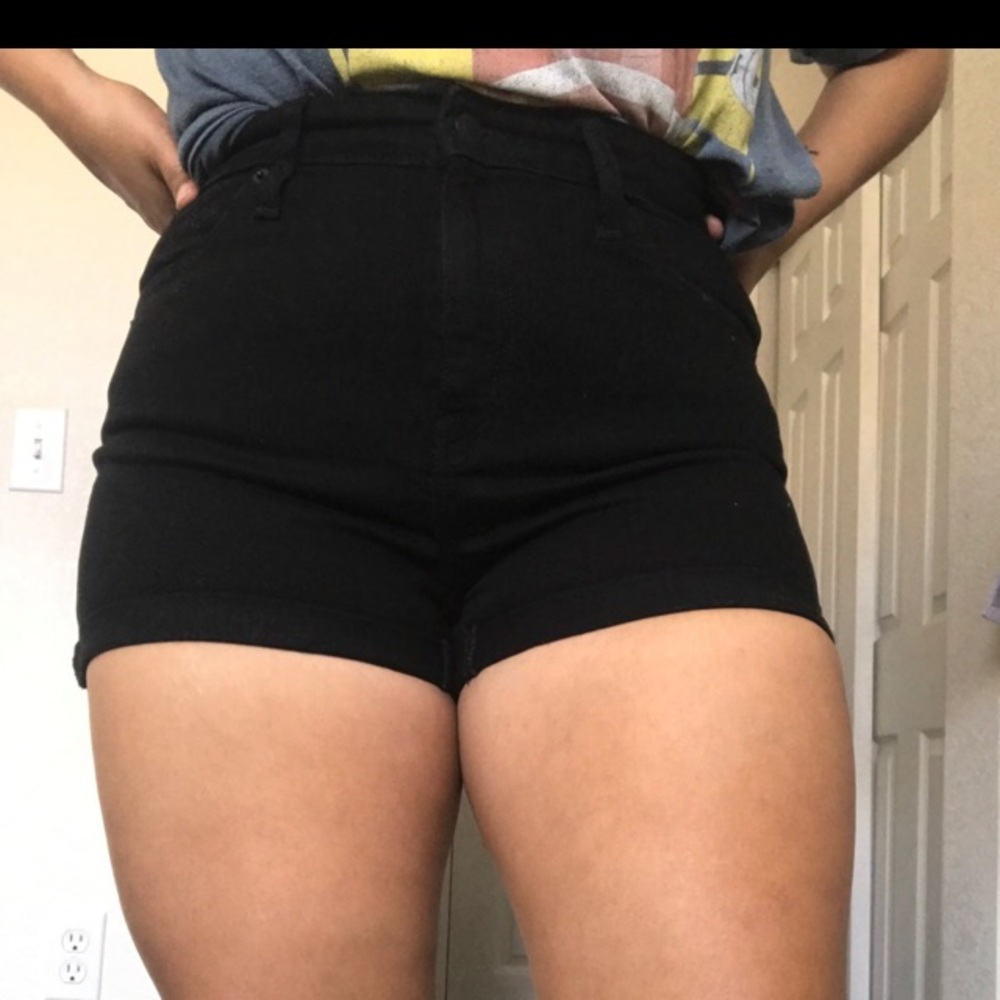 High waist shorts.